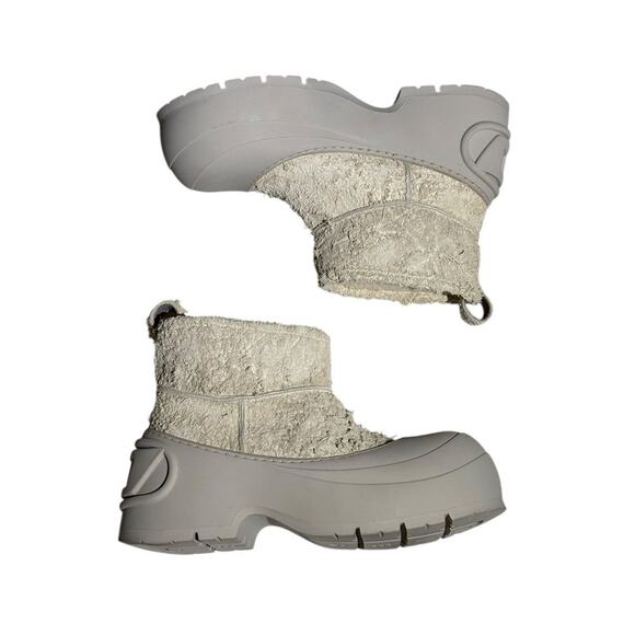 $695 Donald montone suede boot - Picture 4 of 6